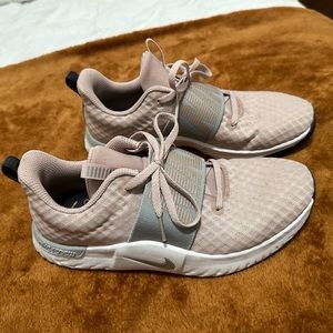 Nike Renew Women’s Sneakers